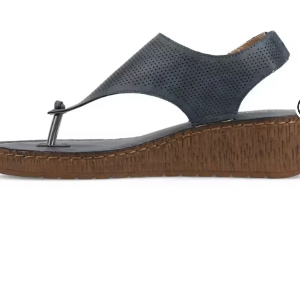 Gray and Brown Wedge Sandals with T-Strap Design​ - Picture 5 of 10